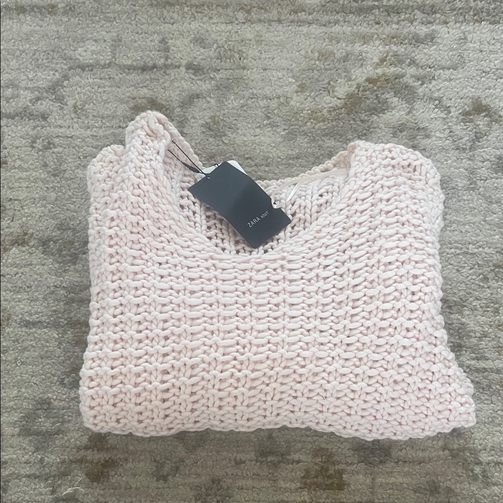 Zara Women's Soft Pink V-Neck Sweater